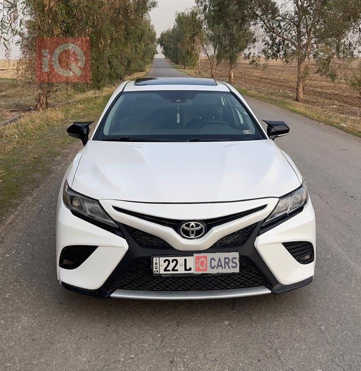 تۆیۆتا کامری